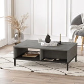 Table basse CALLISTO avec tiroir fermé, ambiance salon moderne chic.